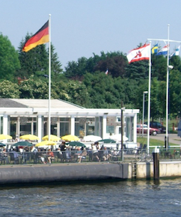 Hotel Bess Albersdorf | Nord-Ostsee-Kanal (NOK) | Schiffsbegrüßungsanlage Rendsburg